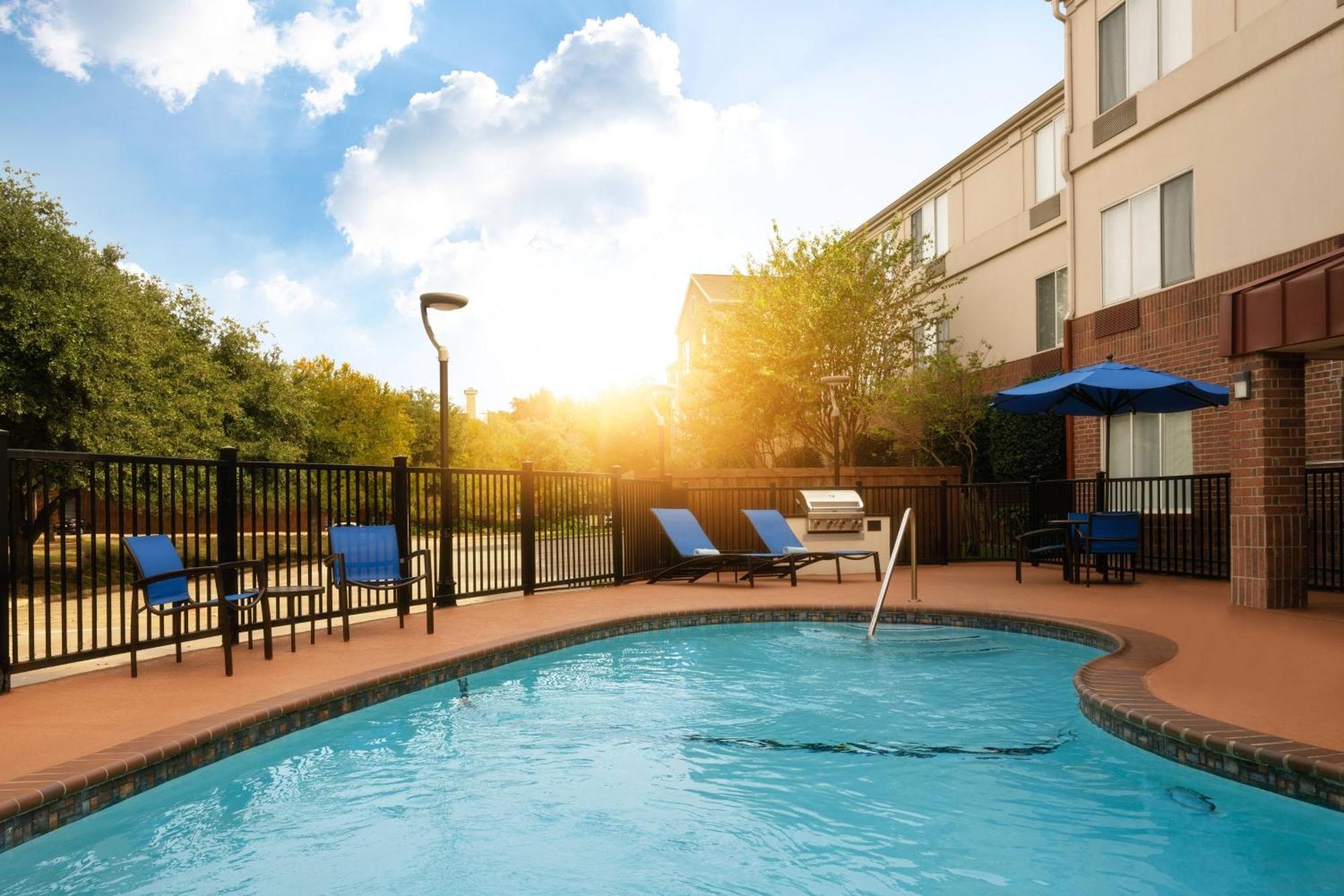 Springhill Suites Dallas Arlington North Екстериор снимка
